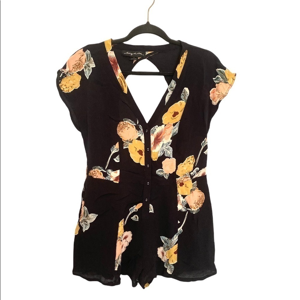 Starings at Stars Womens 10 Floral Keyhole Back Romper Shorts Jumper
